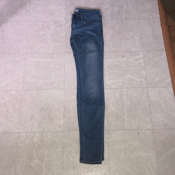 HOLLISTER BLUE JEANS - Picture 2 of 4